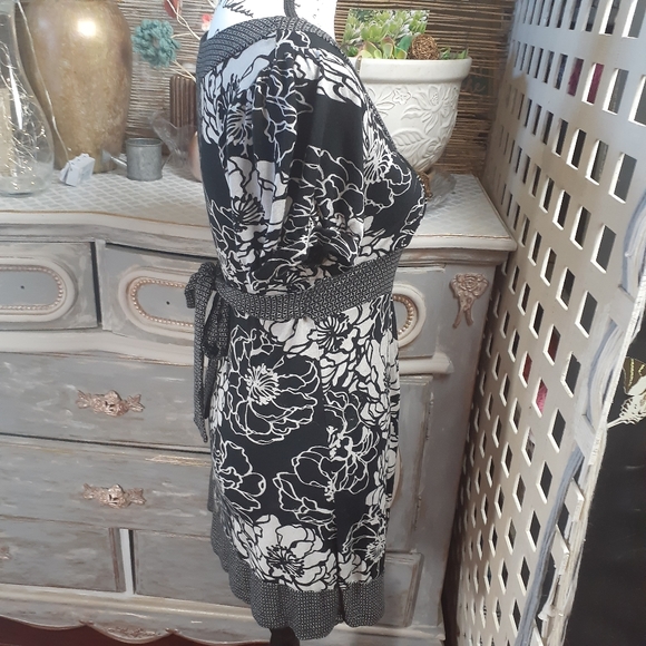 Poetry Black Floral Dress - Picture 4 of 5